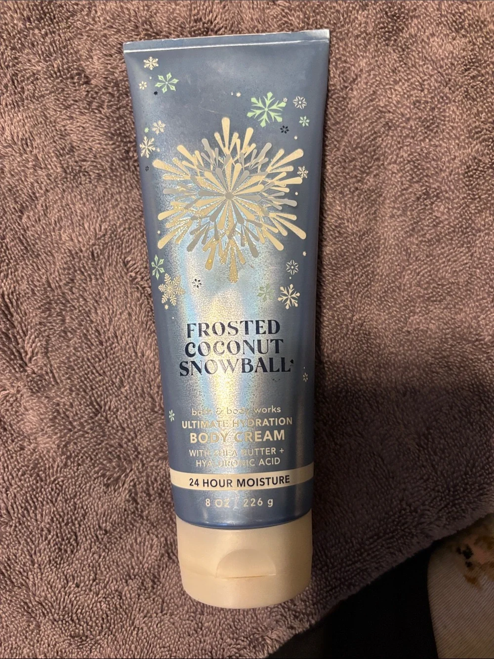 New never used Bath & Body Works Frosted Coconut Snowball Body Cream